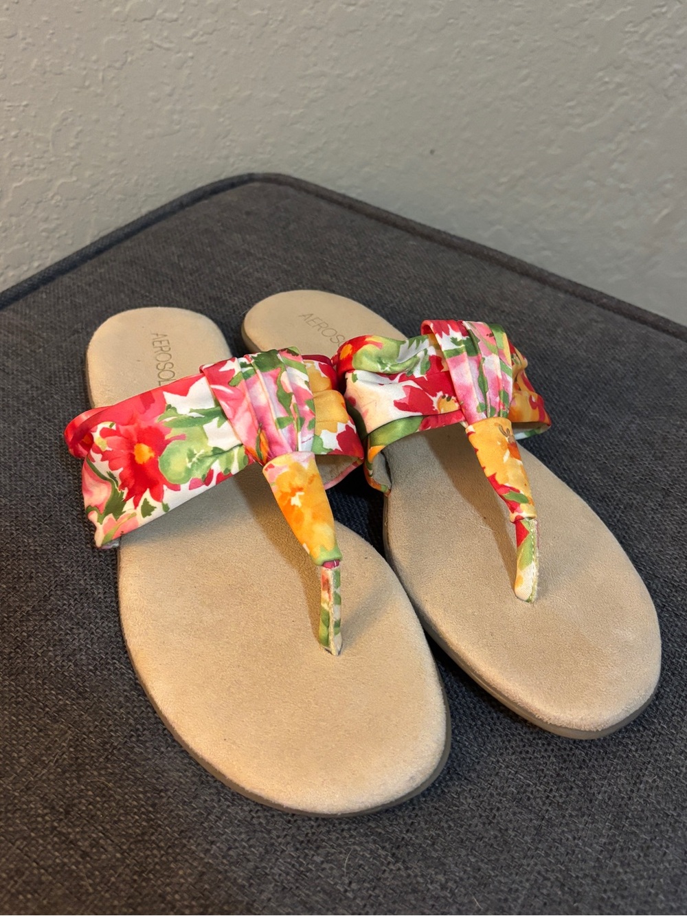 Aerosoles Women’s Spring Break Floral Thong Sandals Sz 9